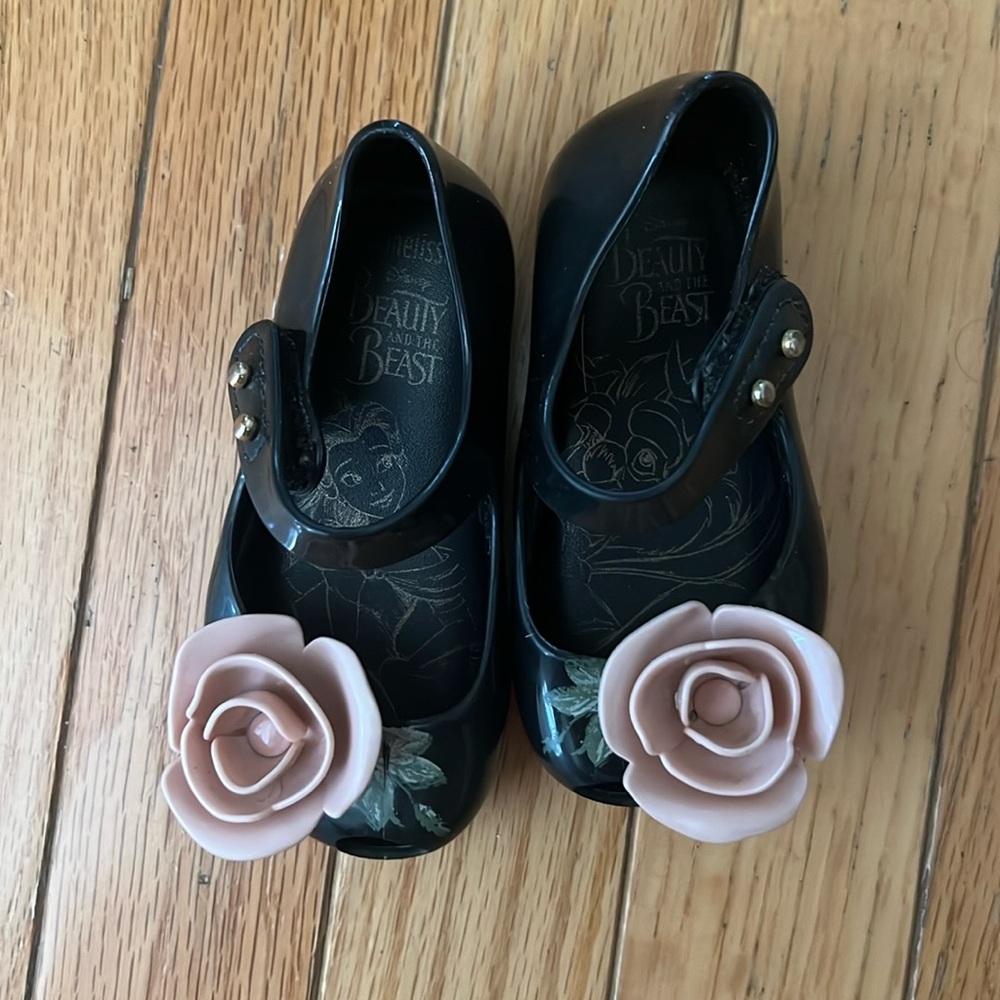 Mini Melissa- Size 5c (beauty and the beast line)